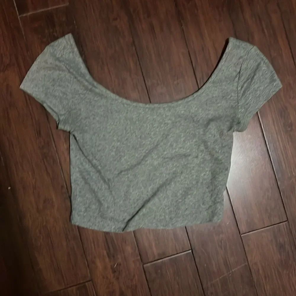 Gray Tiny Crop Top - Ribbed T Shirt - Small Tee - Size XS